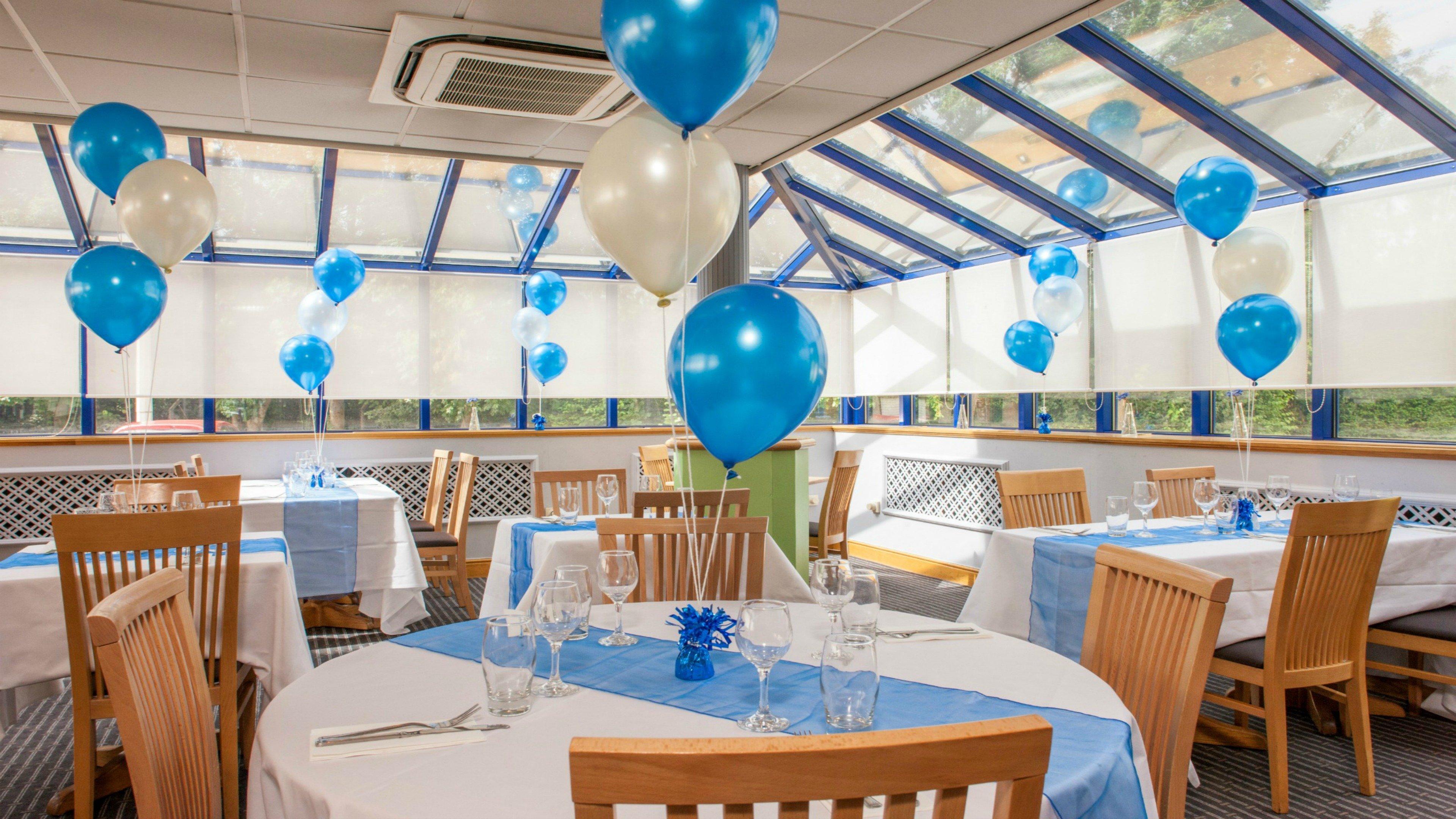 Holiday Inn Warrington By Ihg Esterno foto