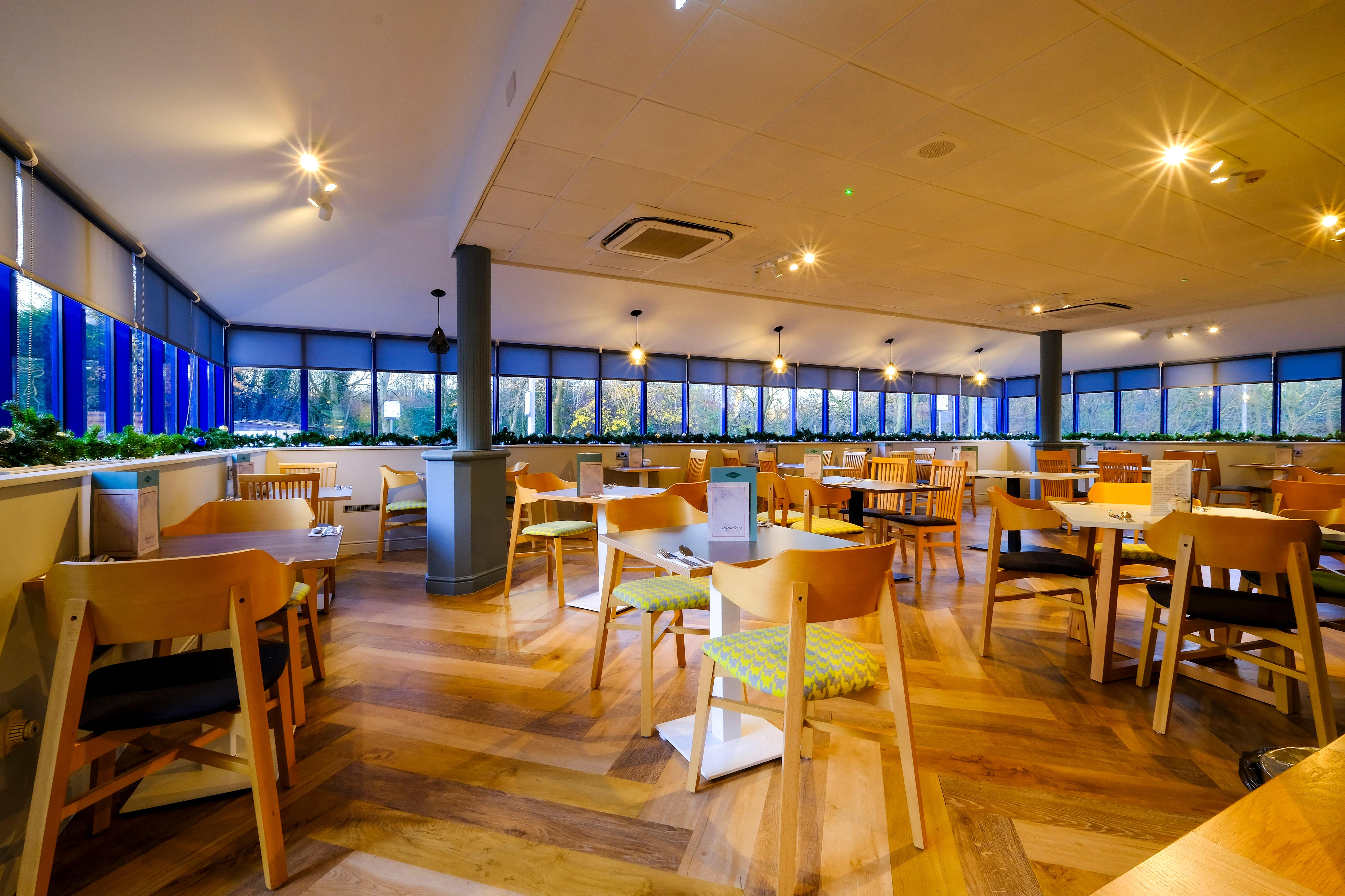 Holiday Inn Warrington By Ihg Esterno foto