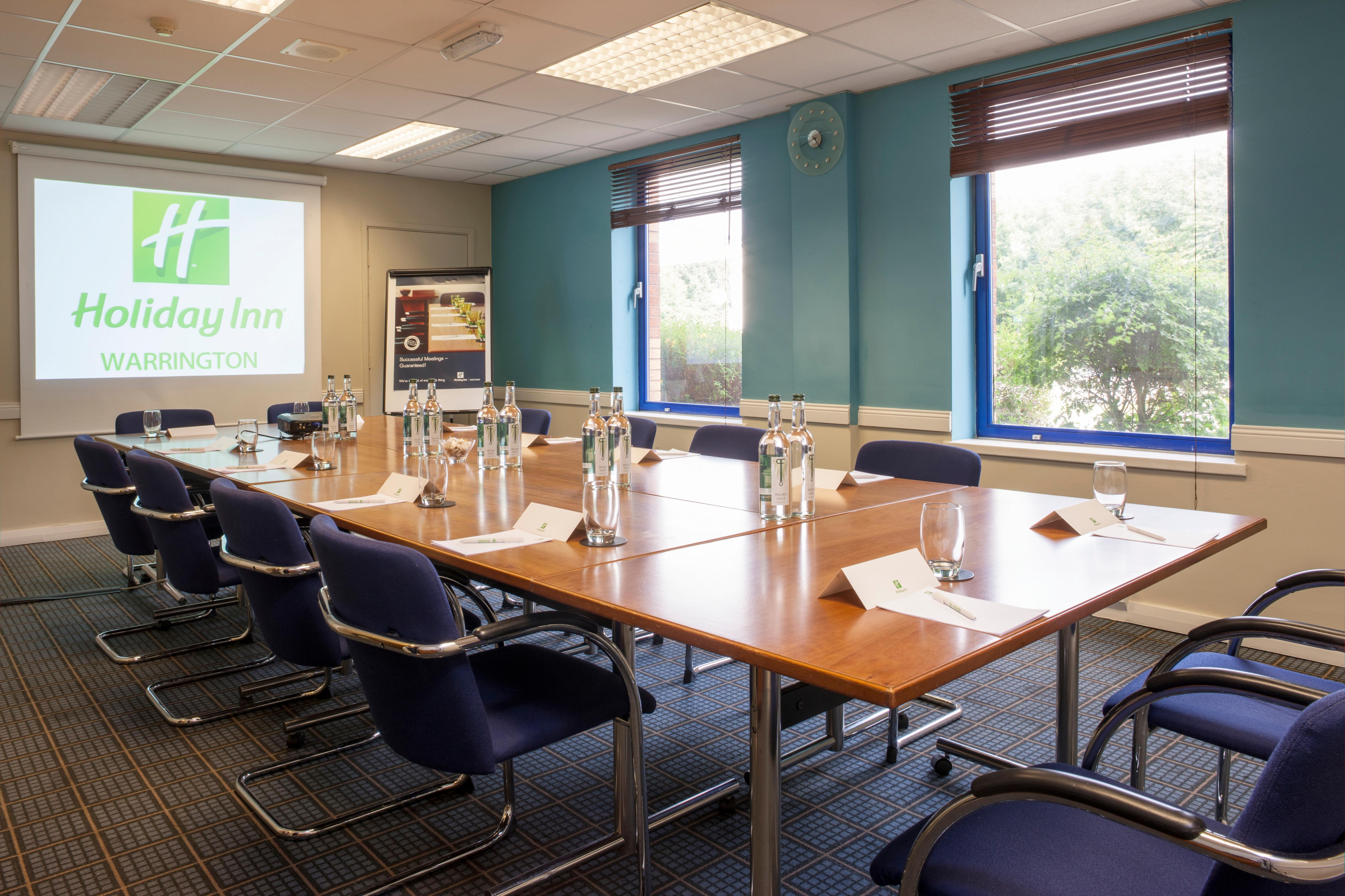 Holiday Inn Warrington By Ihg Esterno foto