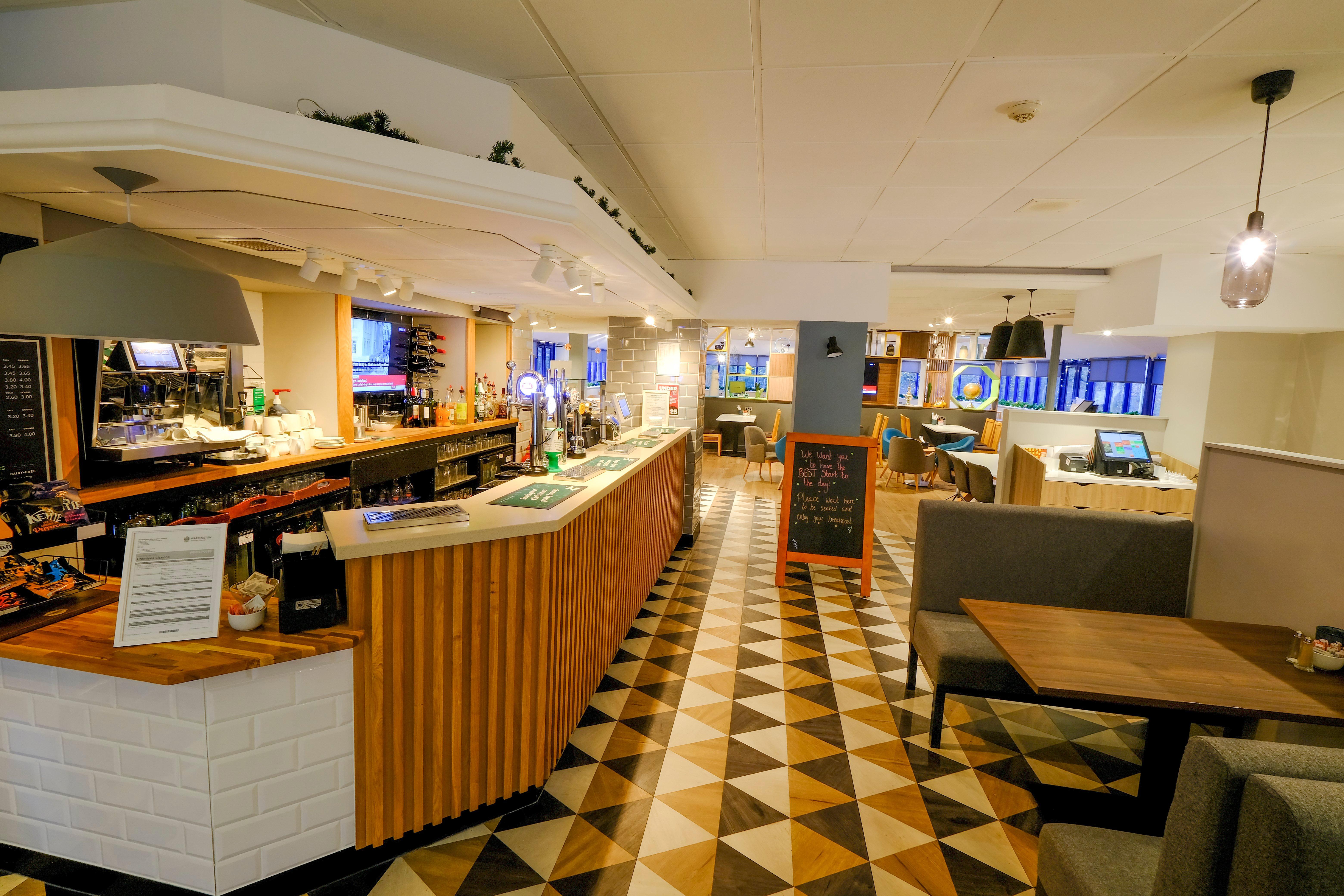 Holiday Inn Warrington By Ihg Esterno foto