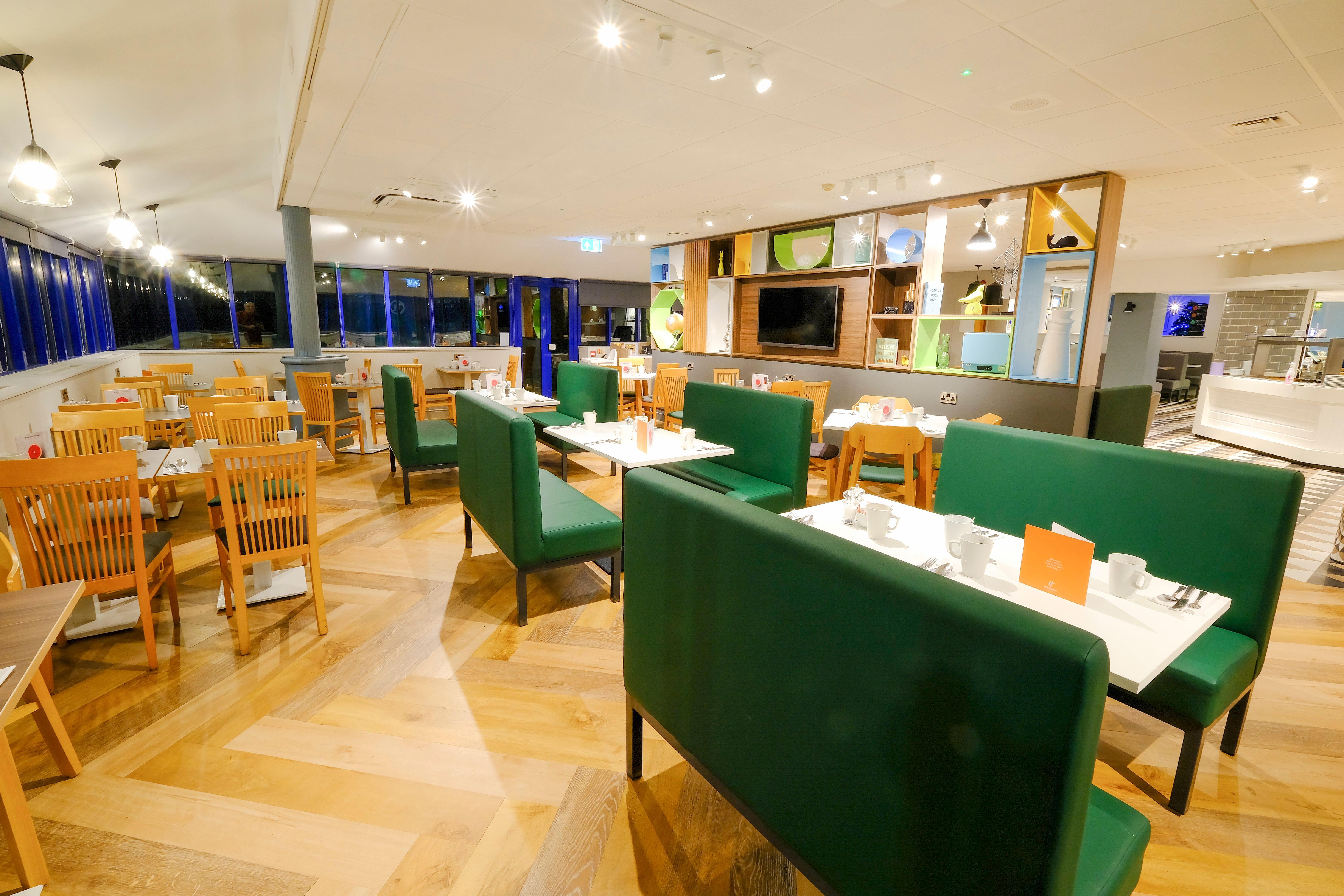 Holiday Inn Warrington By Ihg Esterno foto