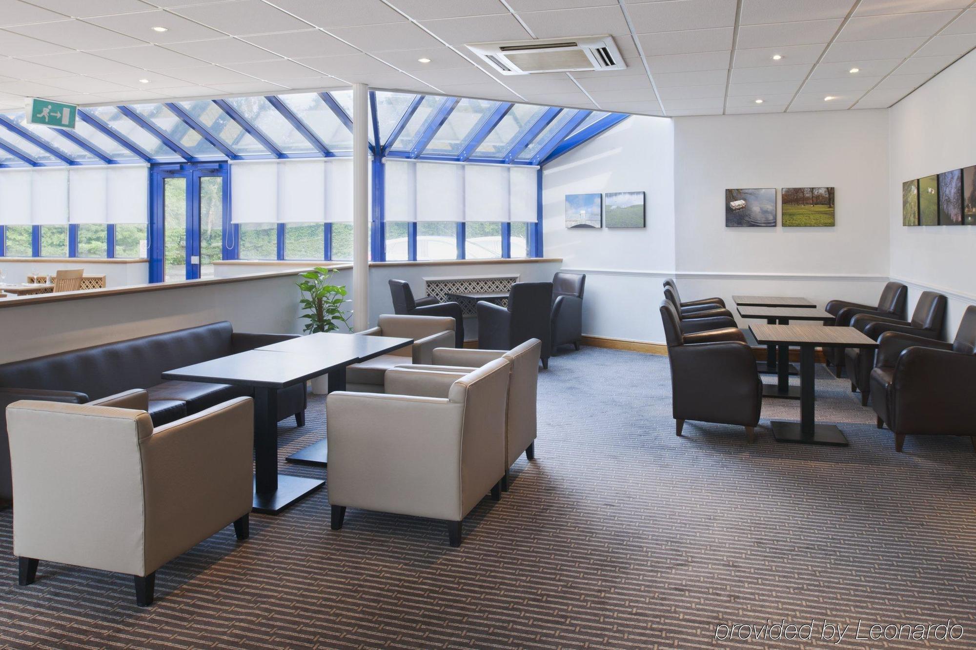 Holiday Inn Warrington By Ihg Esterno foto