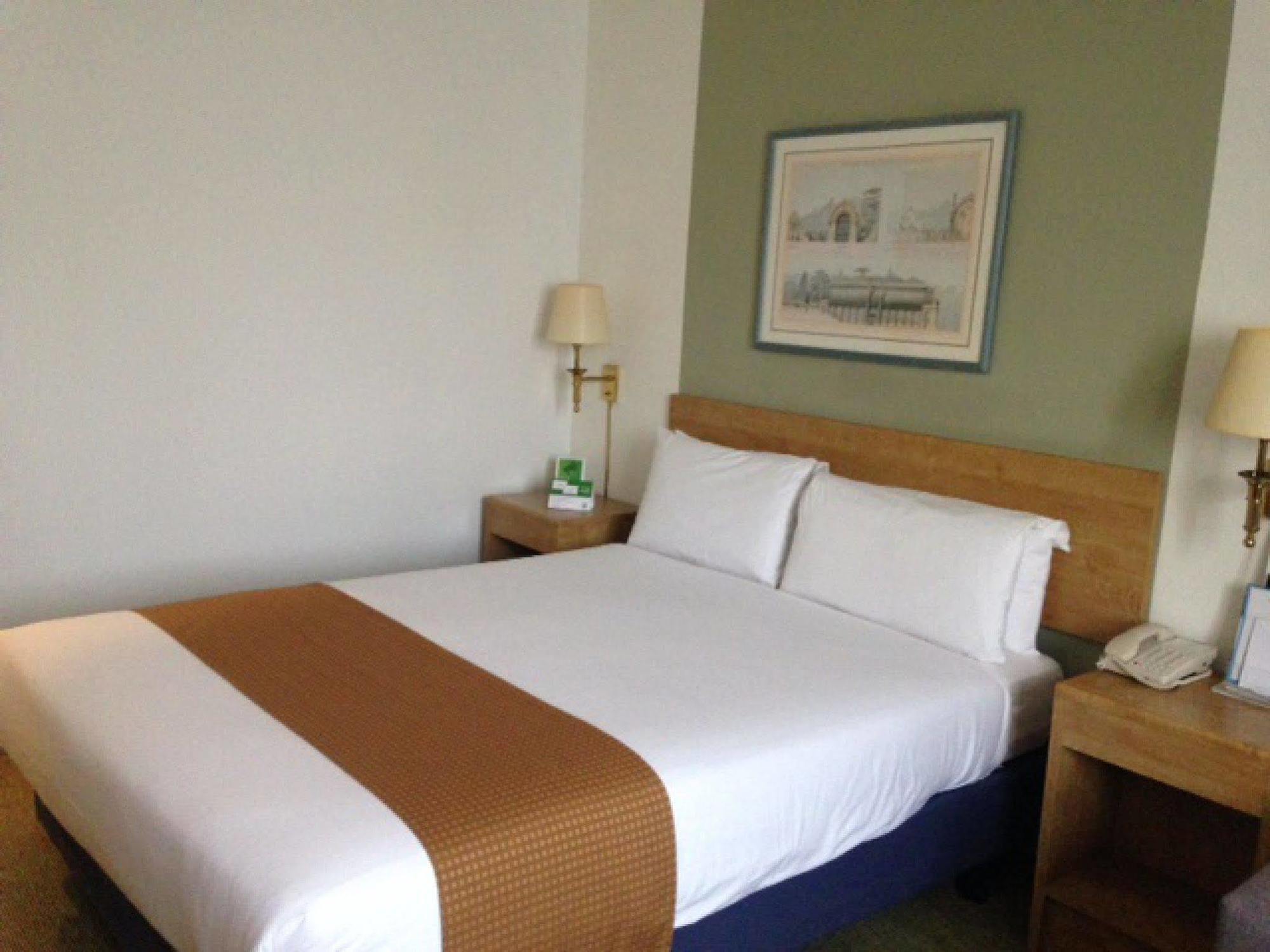 Holiday Inn Warrington, An Ihg Hotel Esterno foto